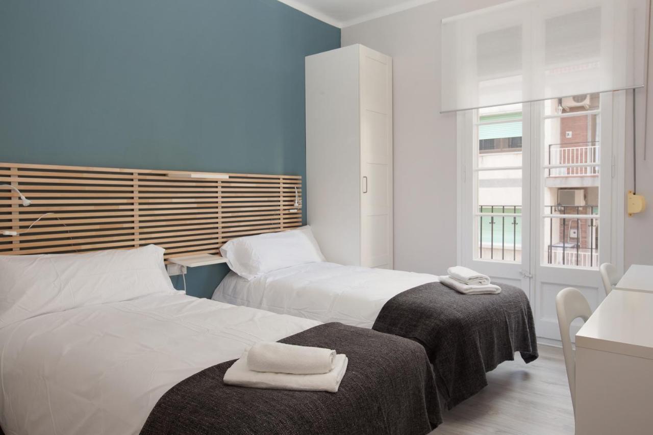 Enjoy Apartments Vp Camp Nou Barcelona Bagian luar foto