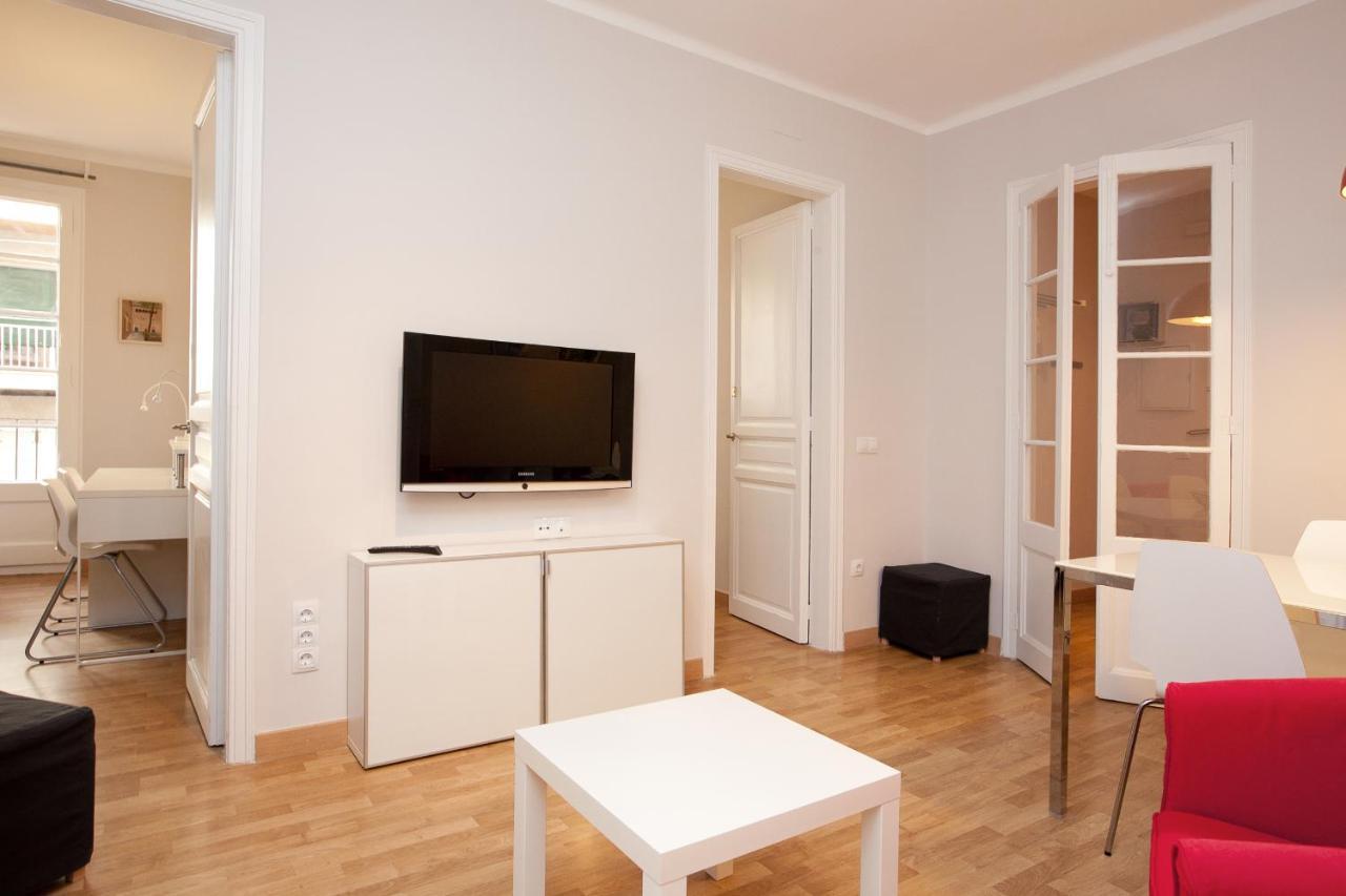 Enjoy Apartments Vp Camp Nou Barcelona Bagian luar foto