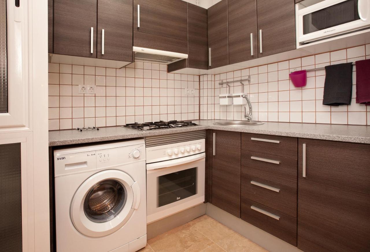 Enjoy Apartments Vp Camp Nou Barcelona Bagian luar foto